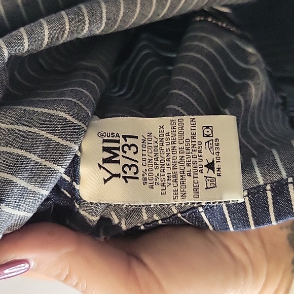 YMI Striped Shorts - Picture 3 of 4